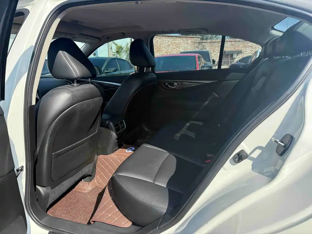 Infiniti Q50L — миниатюра 5