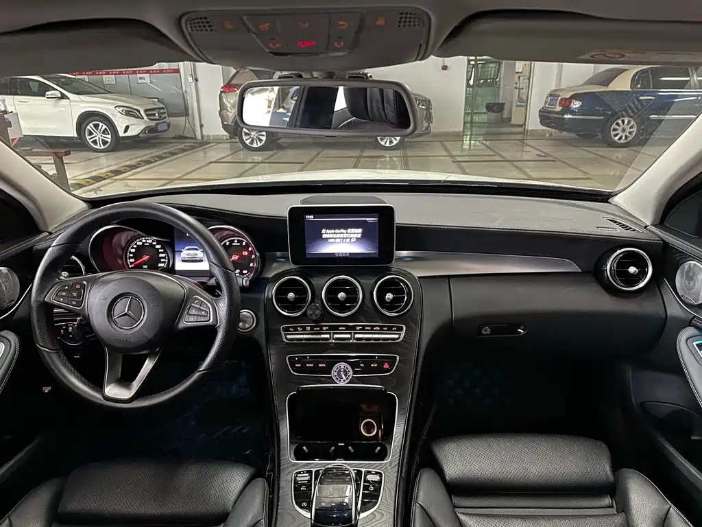 Mercedes-Benz C-Class — миниатюра 14