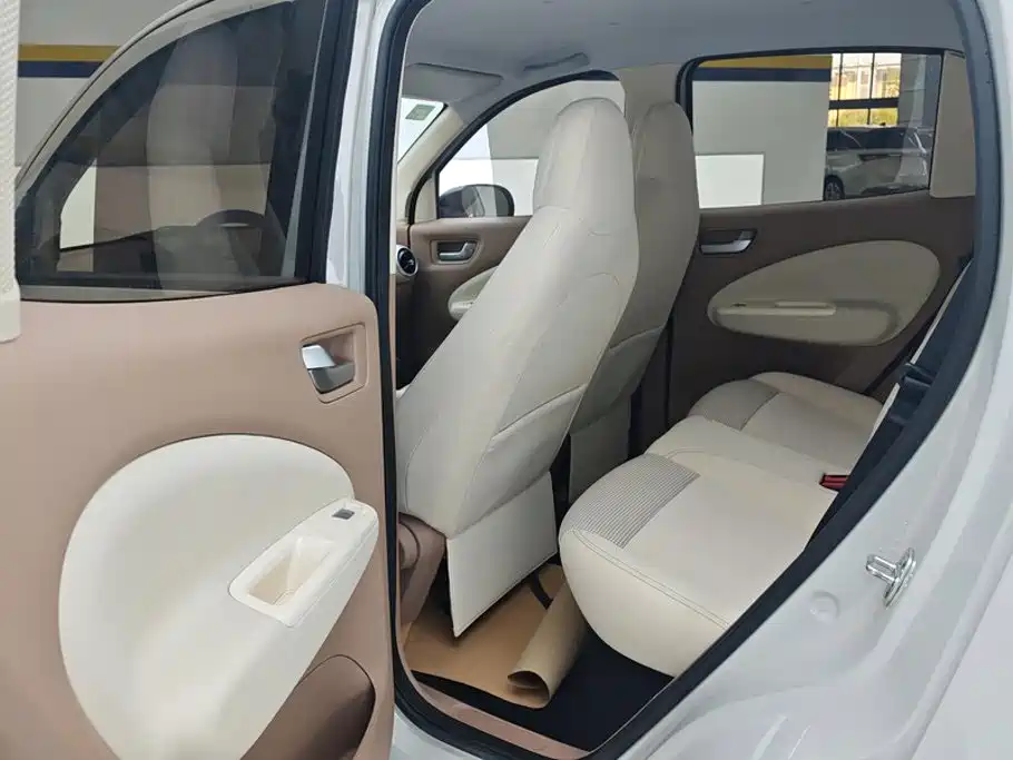 Wuling MINIEV — миниатюра 11