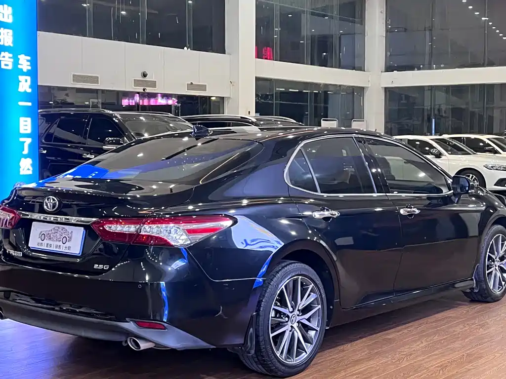 Toyota Camry 2021 2.5G Luxury