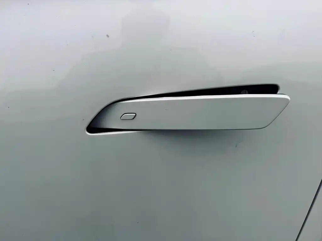 Roewe RX5 — миниатюра 7