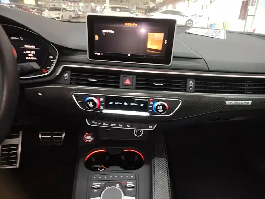 Audi A4L — миниатюра 13