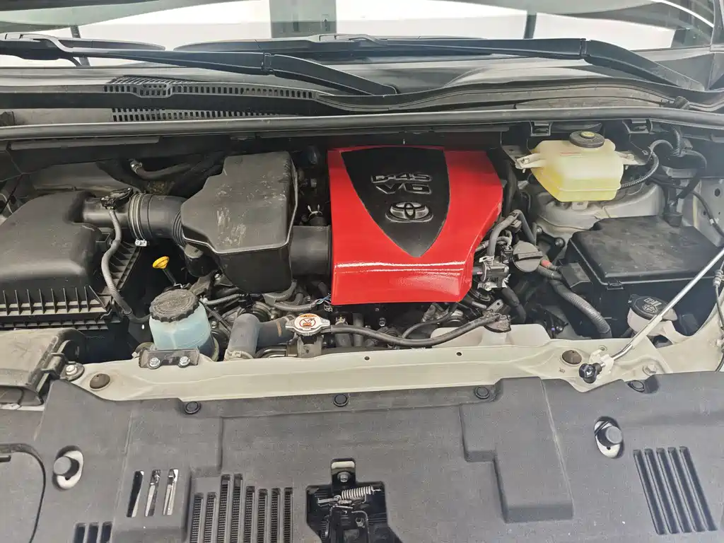 Toyota HiAce 2024 3.5L