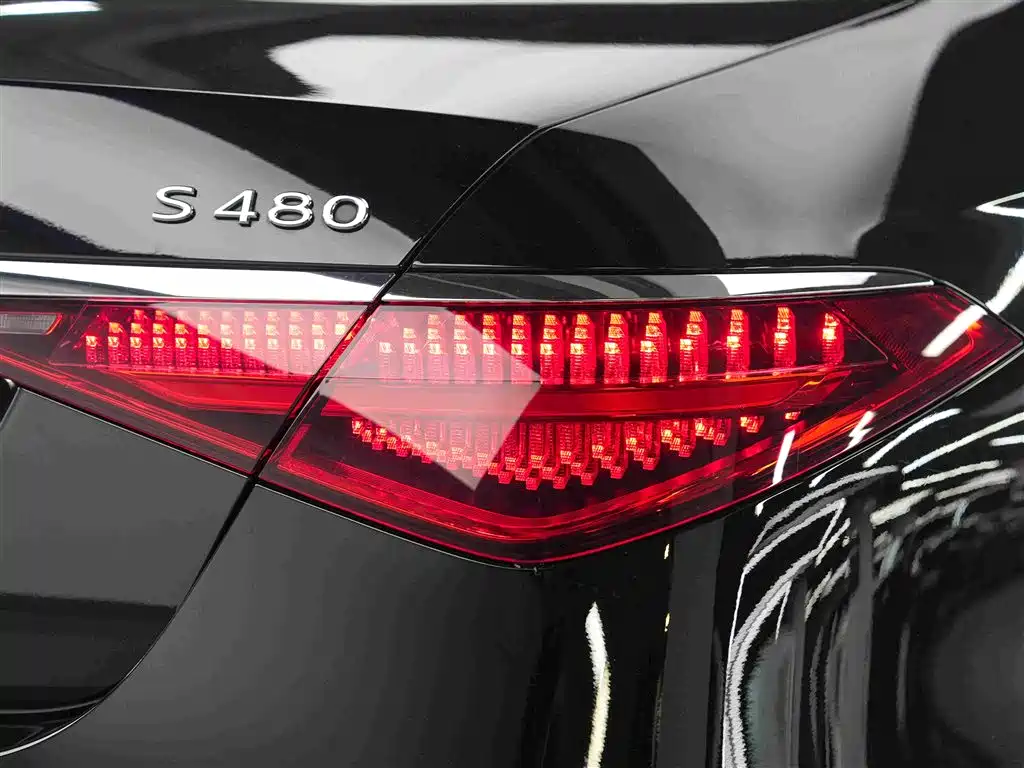 Mercedes-Benz S-Class — миниатюра 13