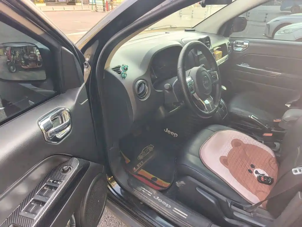 Jeep Compass (Import) — миниатюра 17