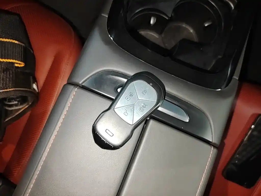 XPeng P7 — миниатюра 9