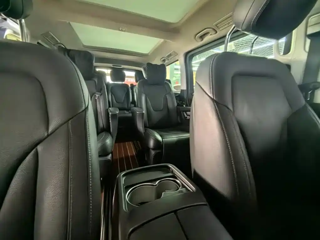 Mercedes-Benz V-Class — миниатюра 12
