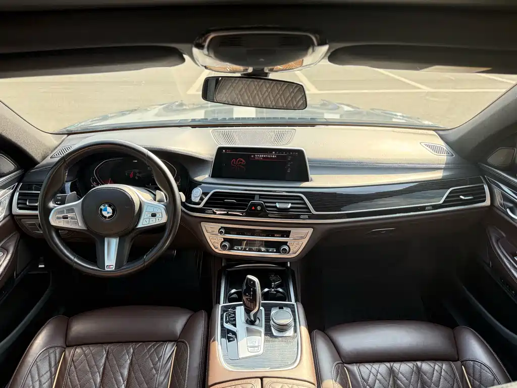 BMW 7 SERIES