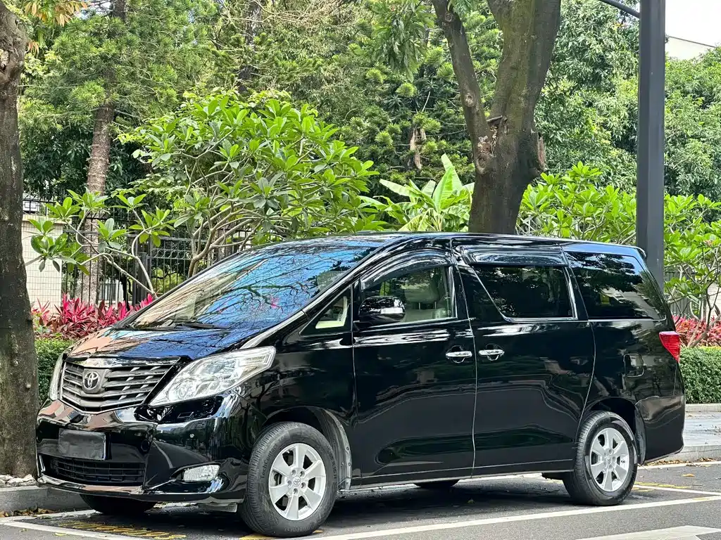 Toyota Alphard 2011