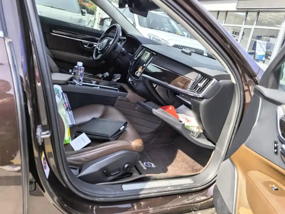 Volvo S90 — миниатюра 8