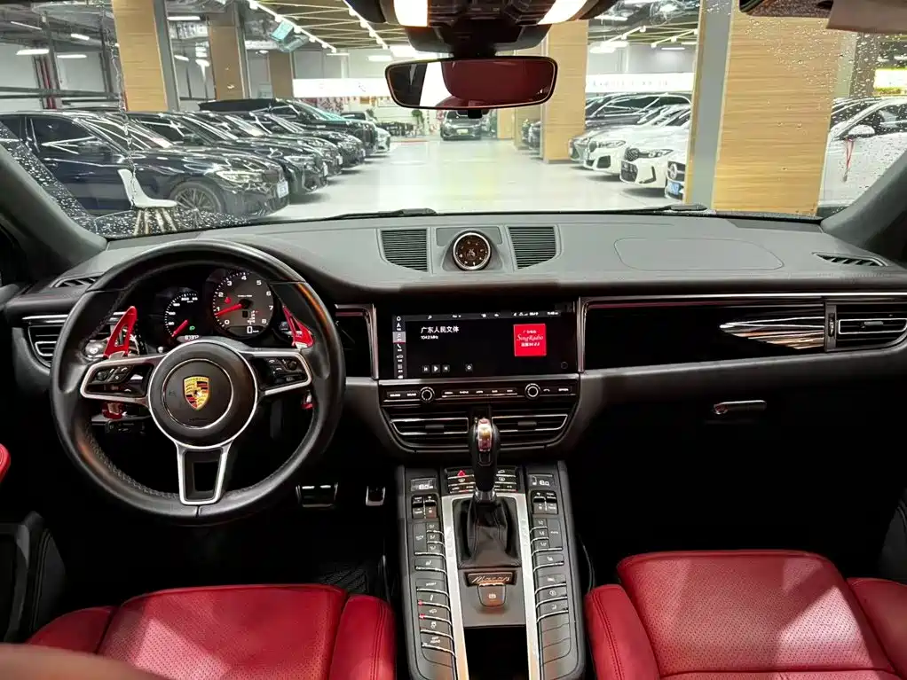 Porsche Macan — миниатюра 10