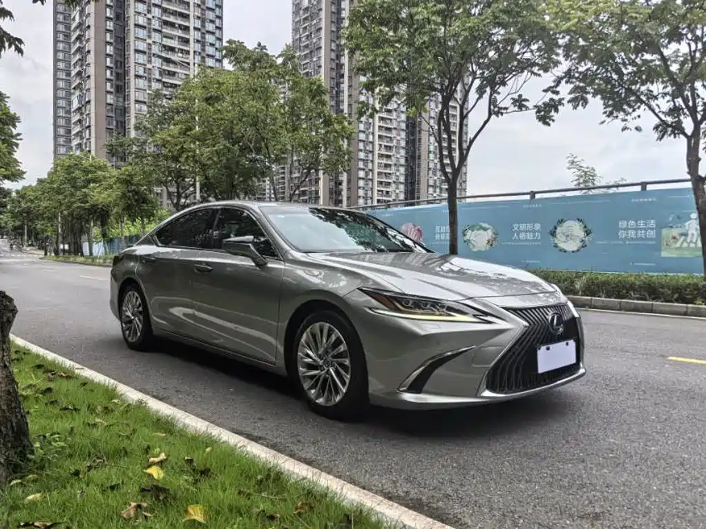Lexus ES — миниатюра 5