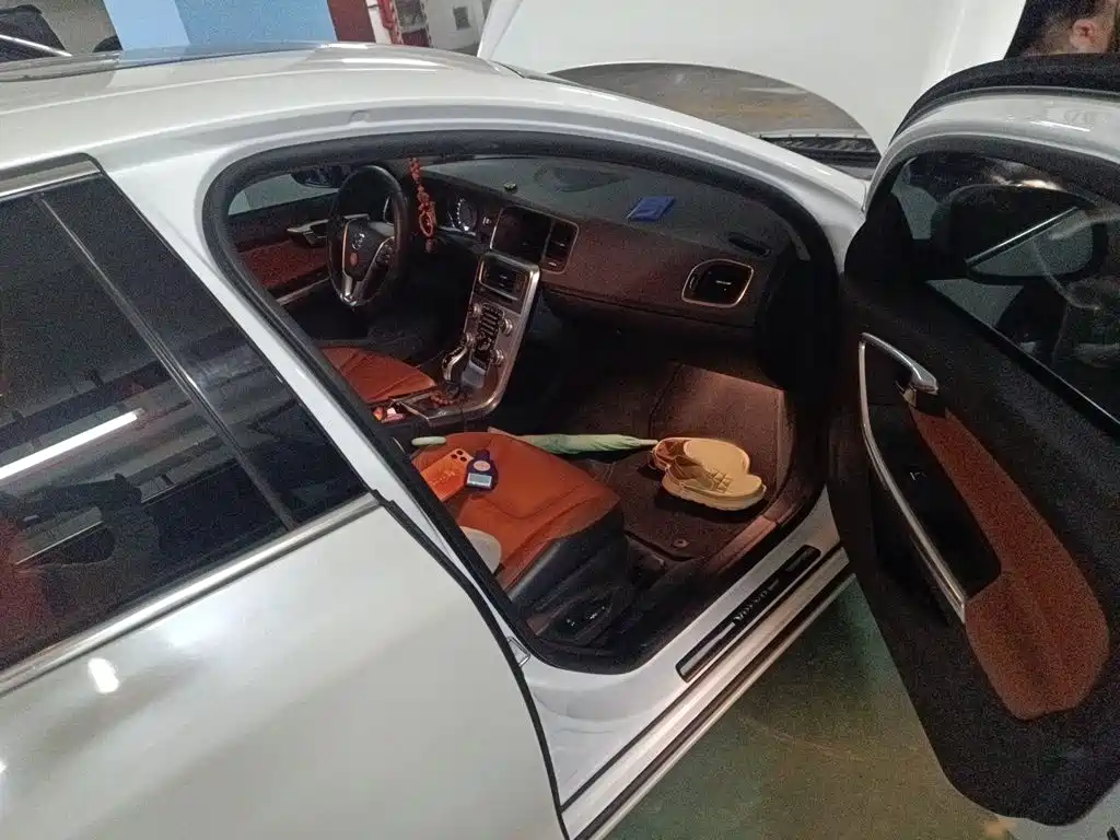 Volvo S60 — миниатюра 18