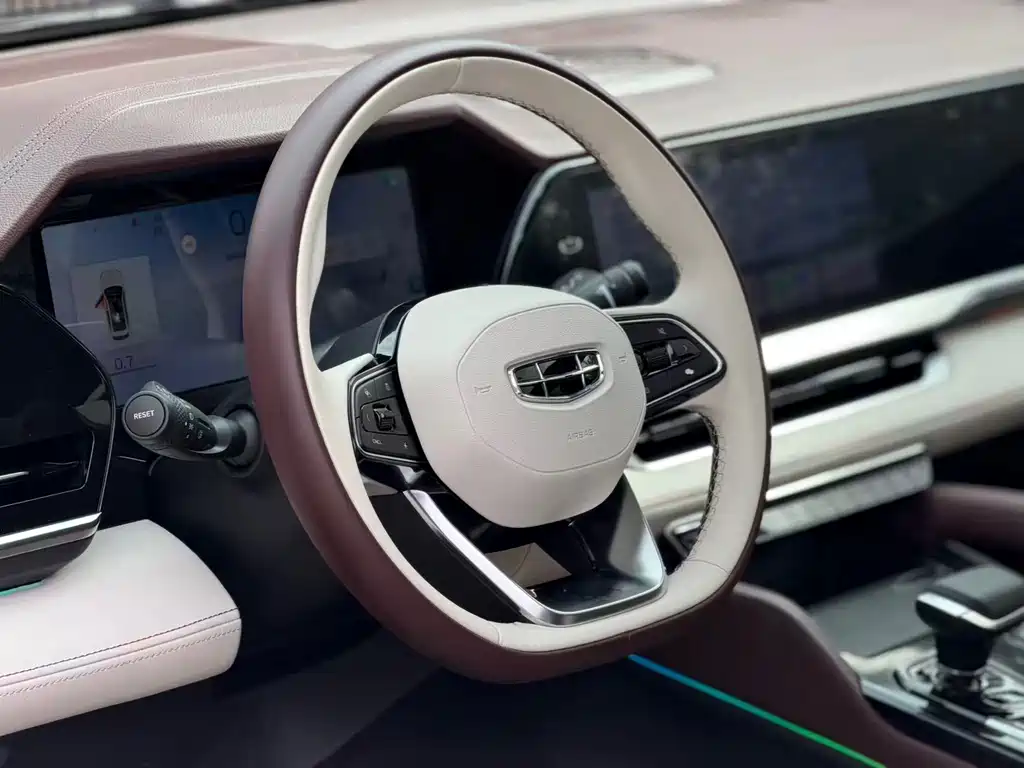 Geely Xingyue L — миниатюра 13