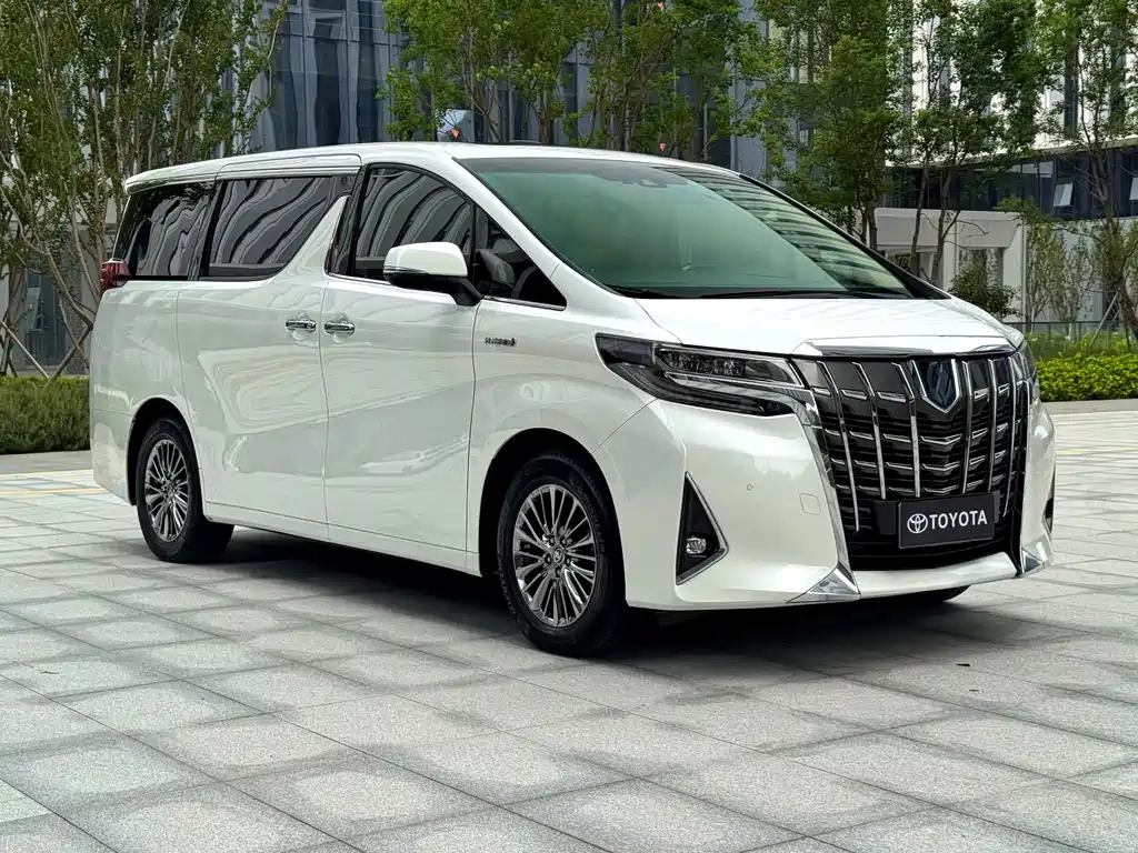 Toyota Alphard — миниатюра 3