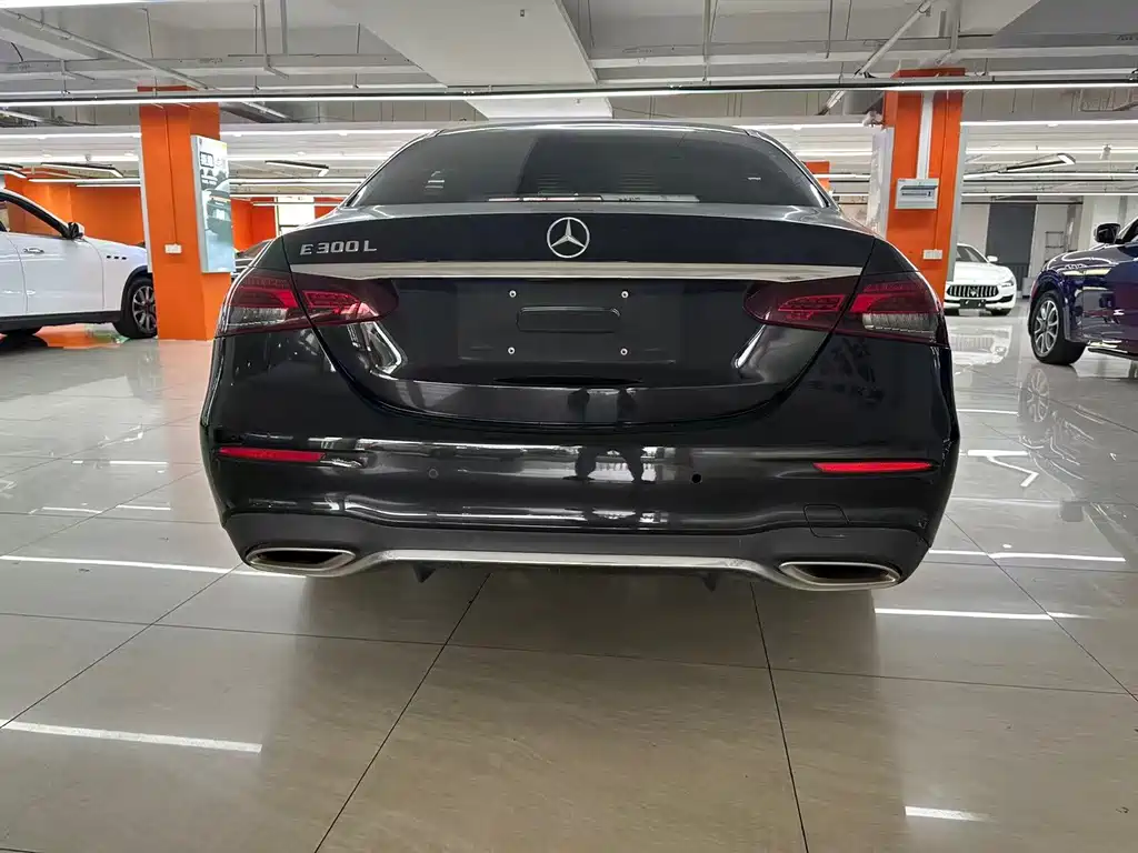 Mercedes-Benz E-Class — миниатюра 6