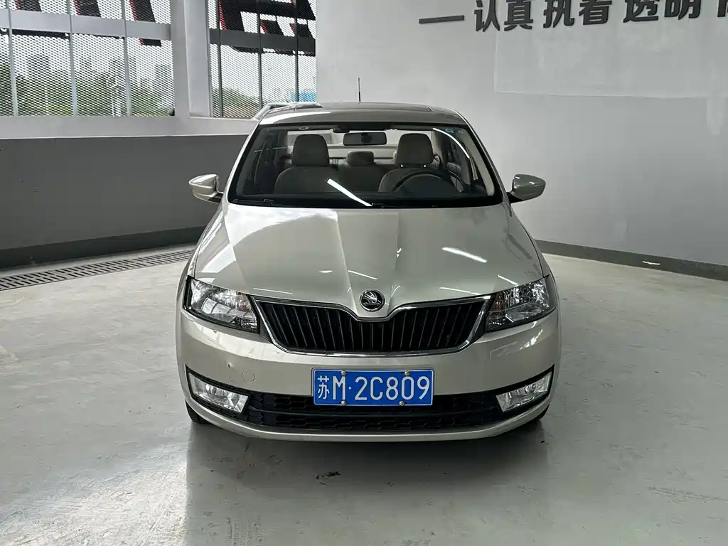 Skoda Rapid — миниатюра 3