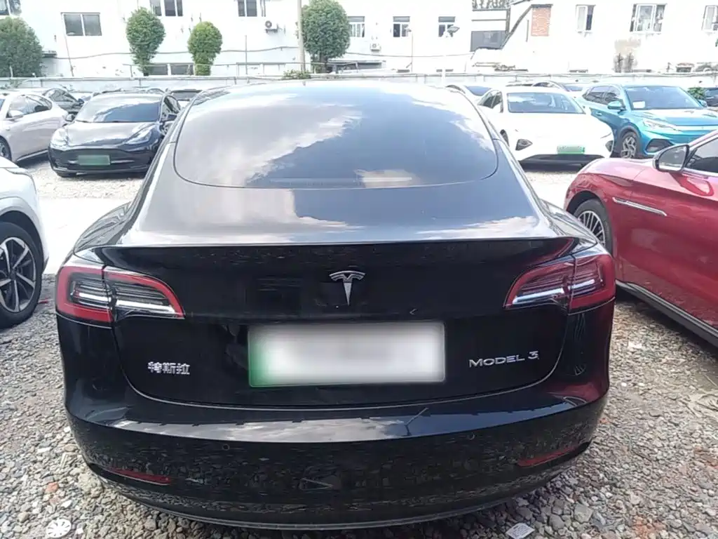 Tesla Model 3 — миниатюра 6