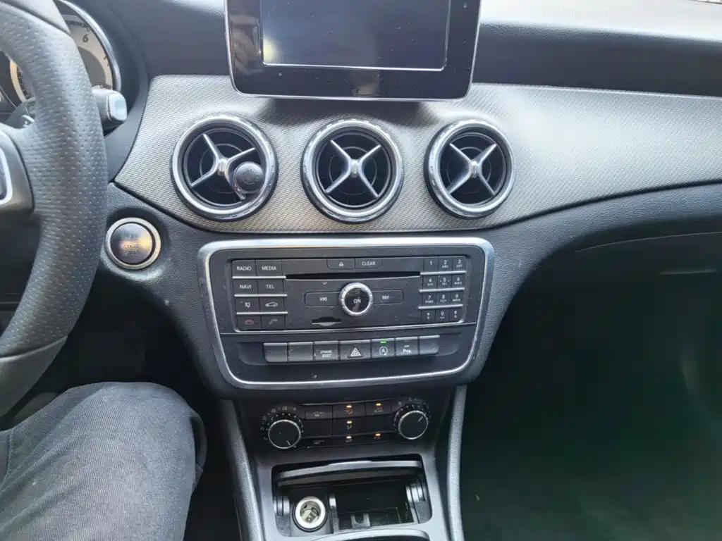 Mercedes-Benz GLA — миниатюра 13