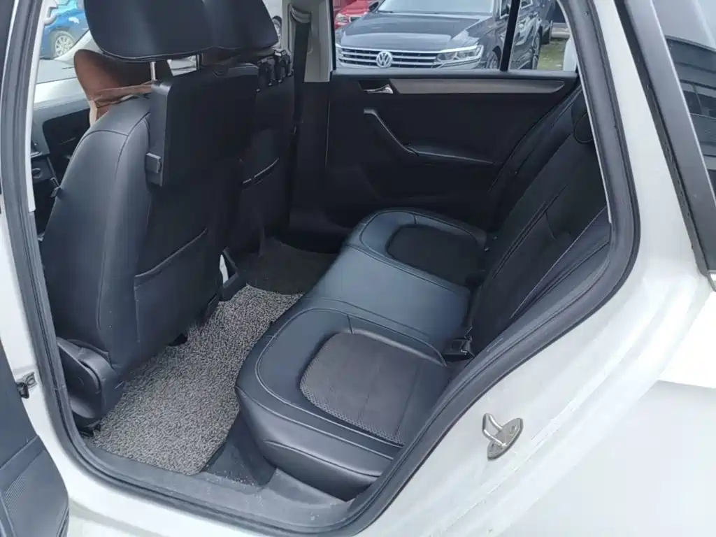 Skoda Rapid Spaceback — миниатюра 17