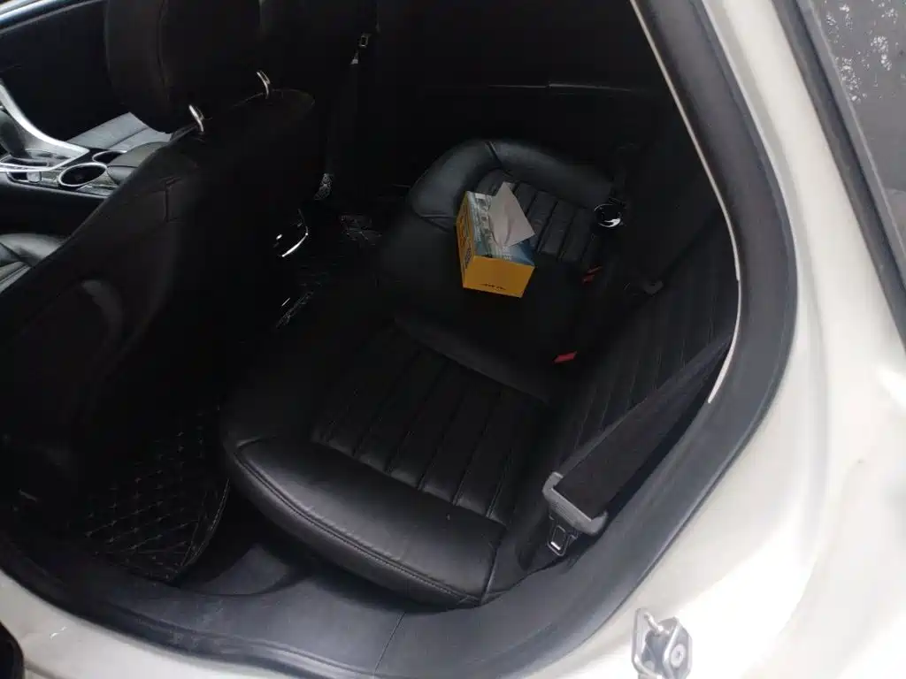 Ford Mondeo — миниатюра 18