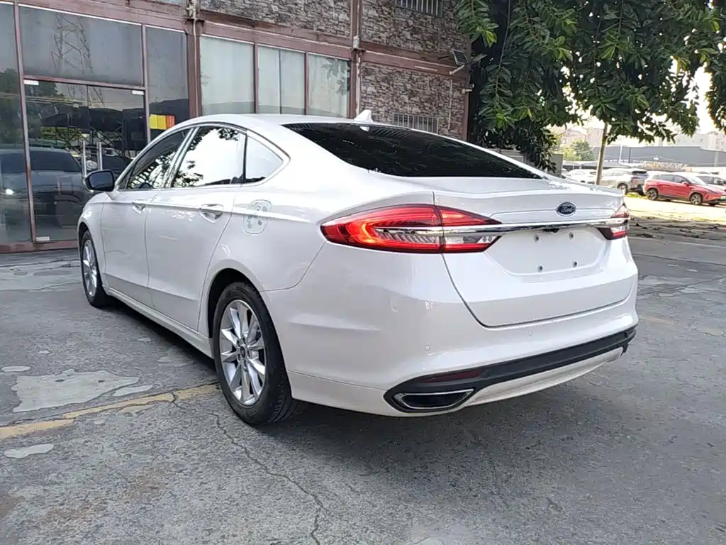 Ford Mondeo — миниатюра 5