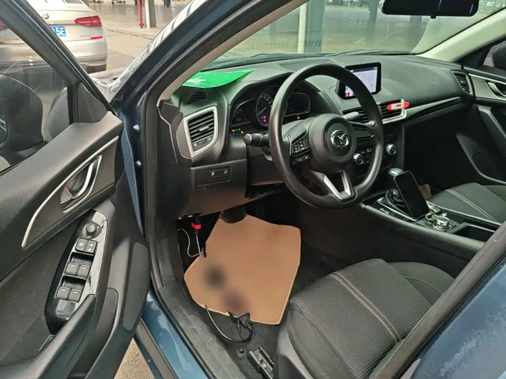 Mazda 3 Axela — миниатюра 16