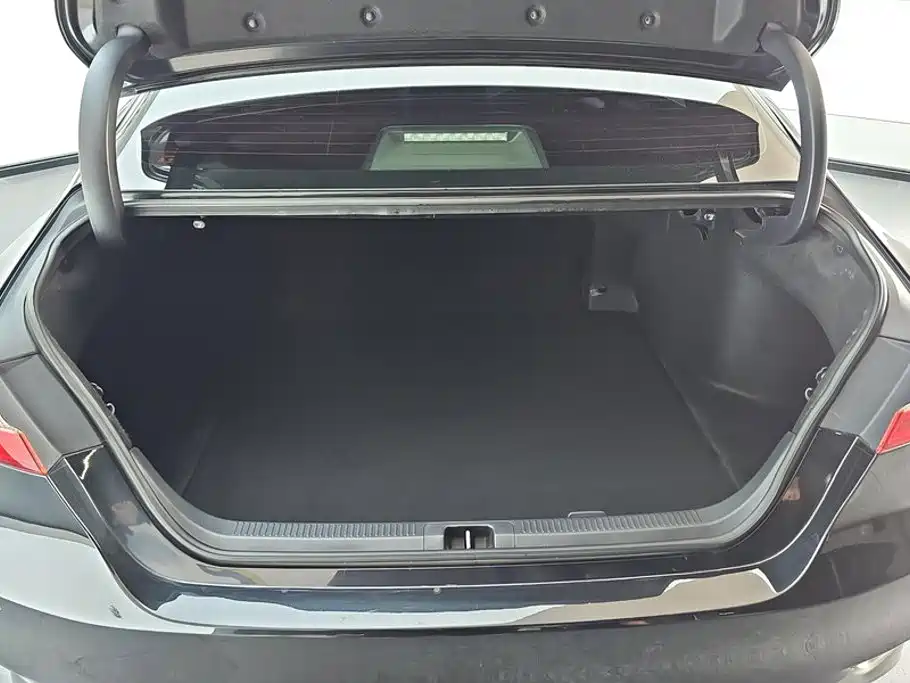 Toyota Camry 2021 2.5G Luxury