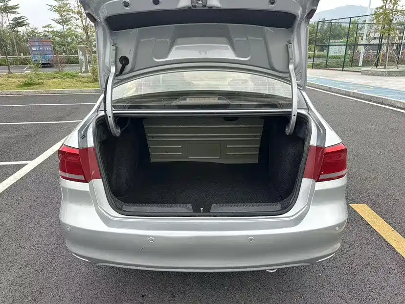 Volkswagen Santana — миниатюра 16