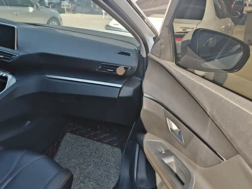 Peugeot 4008 — миниатюра 7