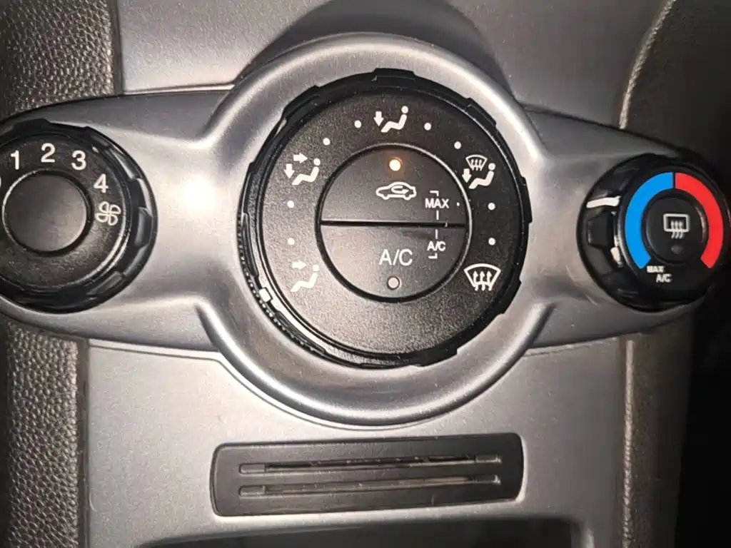 Ford Fiesta — миниатюра 13