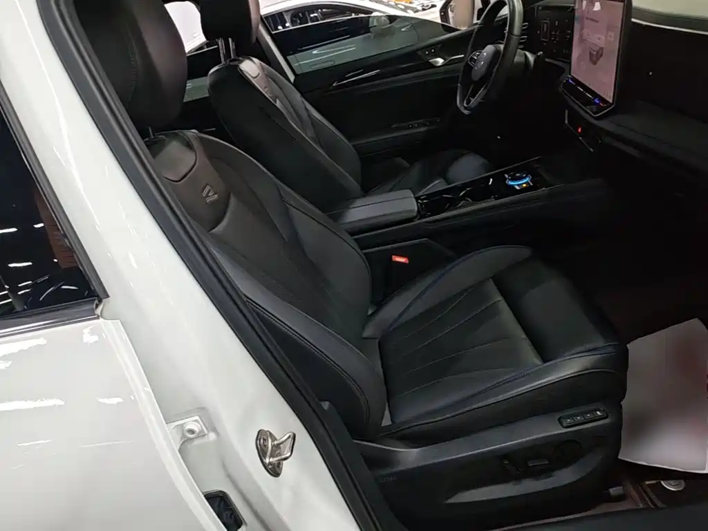 Volkswagen Tiguan L — миниатюра 25