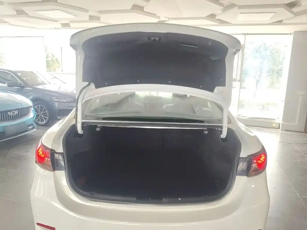 Mazda Atenza — миниатюра 19