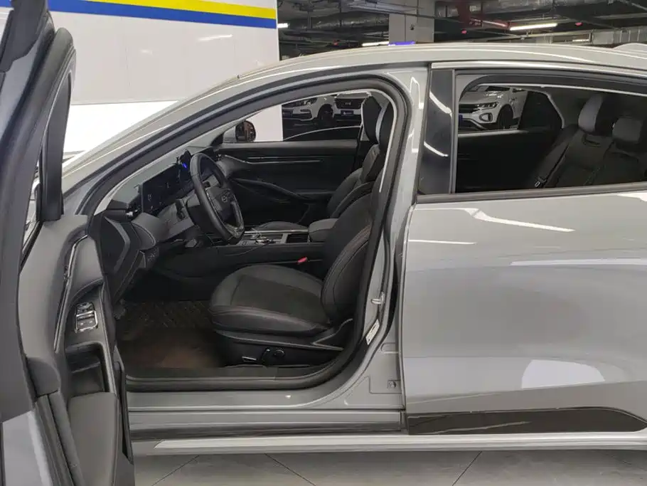 Ford Mondeo — миниатюра 9