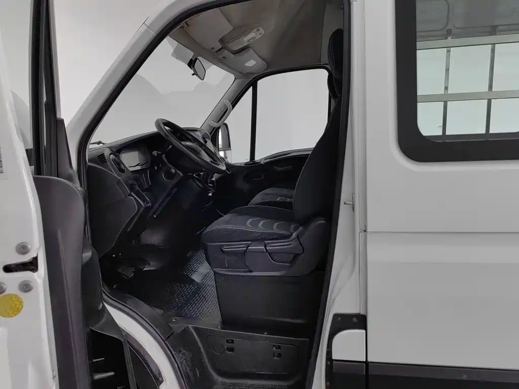 IVECO Ousheng — миниатюра 10