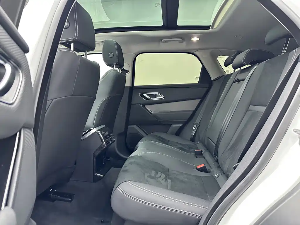 Land Rover Velar — миниатюра 10