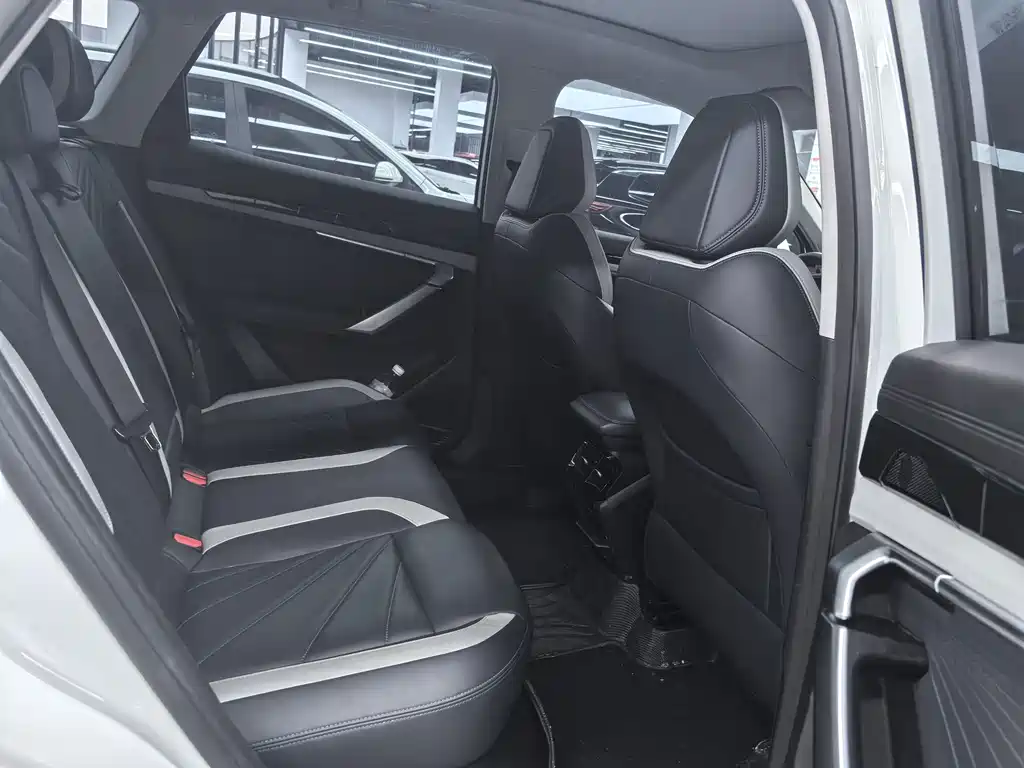 Geely Boyue L — миниатюра 11