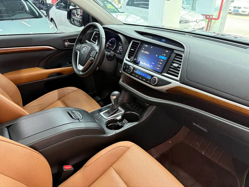 Toyota Highlander — миниатюра 13