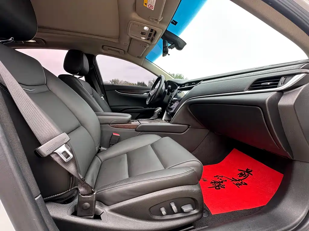 Cadillac XTS — миниатюра 7