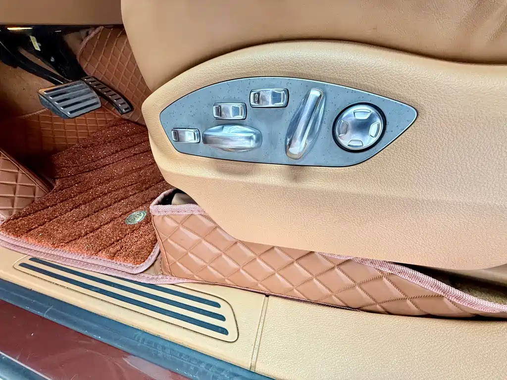 Porsche Cayenne — миниатюра 9