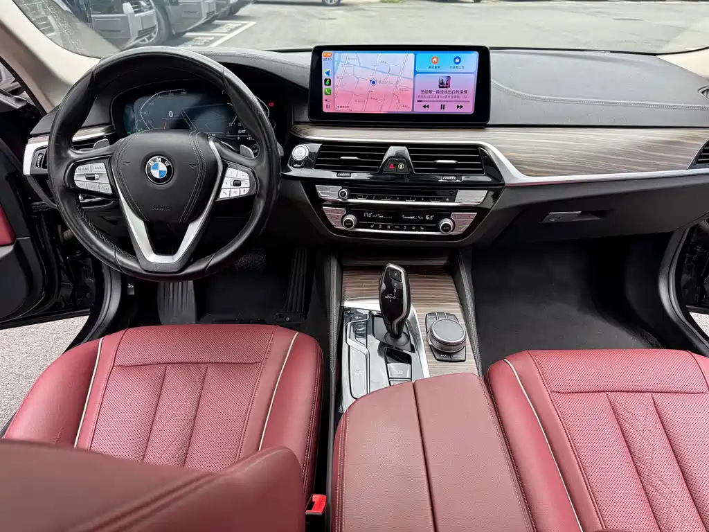 BMW 5 Series — миниатюра 10