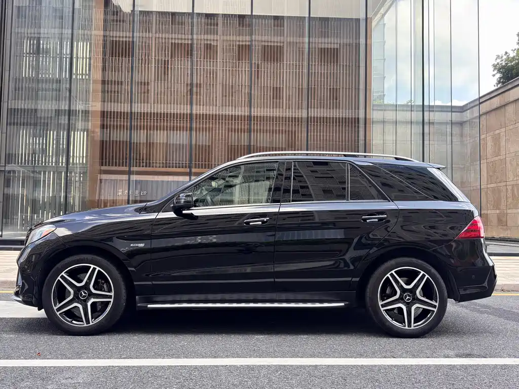 Mercedes-Benz GLE AMG — миниатюра 7