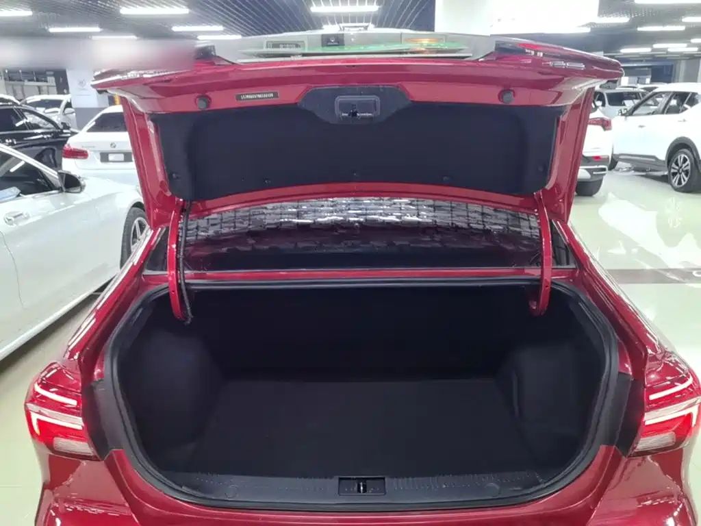 Roewe i6 Classic — миниатюра 19
