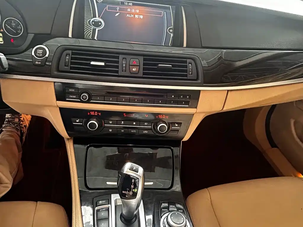 BMW 5 Series — миниатюра 7