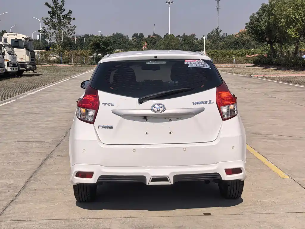 Toyota Yaris L — миниатюра 12