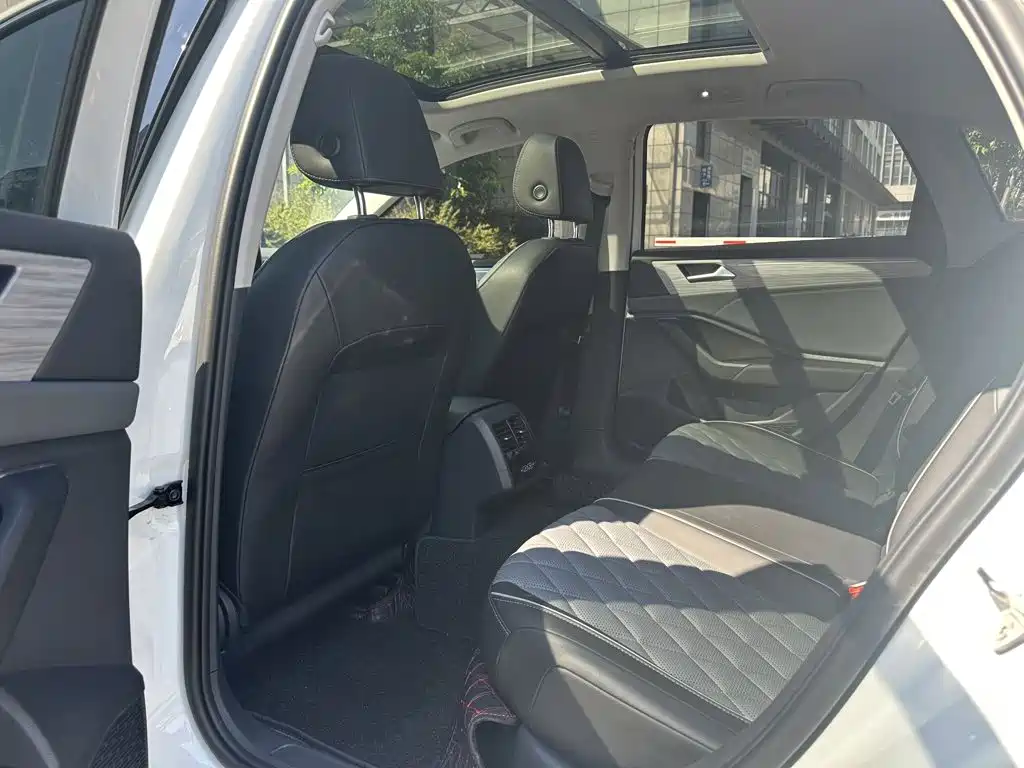 Volkswagen Sagitar — миниатюра 6