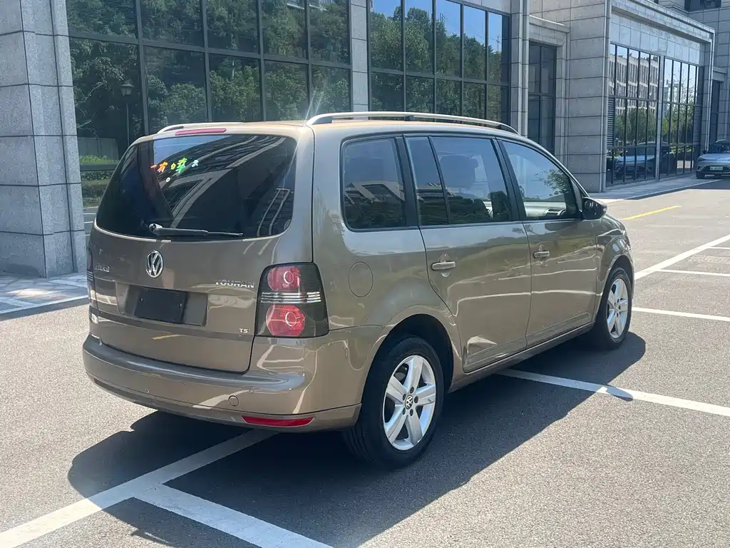 Volkswagen Touran — миниатюра 6