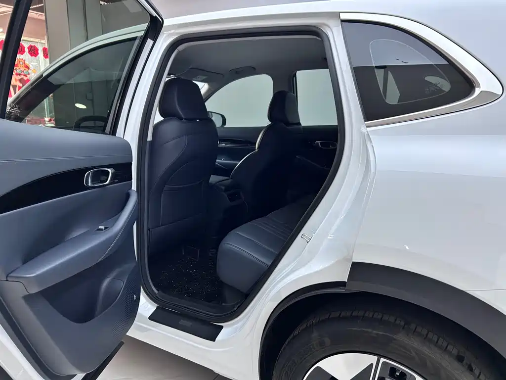 GEELY GALAXY GALAXY E5