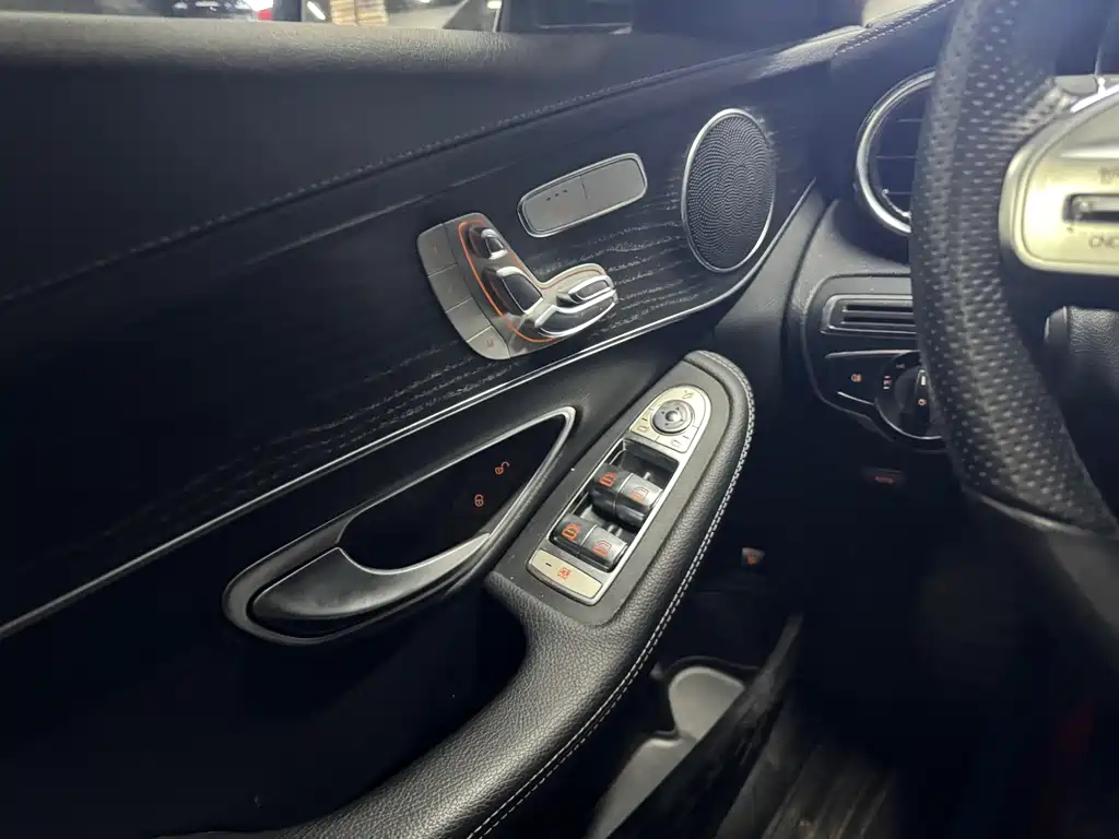 Mercedes-Benz C-Class — миниатюра 5