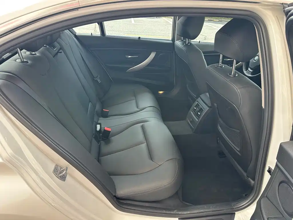 BMW 3 Series — миниатюра 18
